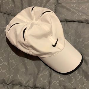 white nike hat